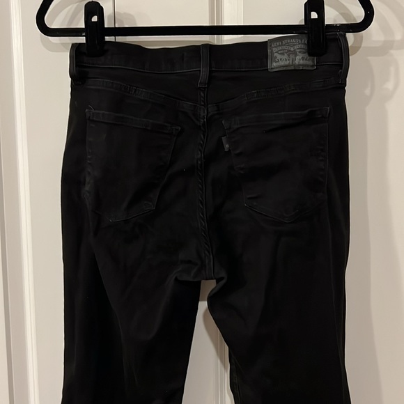 Lightly worn black Levi Strauss & Co Classic Bootcut size 6 jeans - Picture 7 of 15